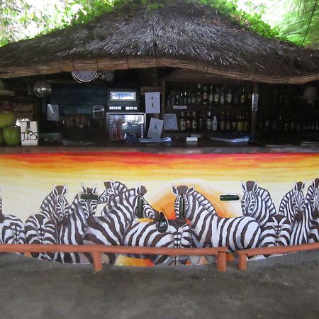 Baobab Beach Lodge And Backpackers Vilanculos Exterior photo